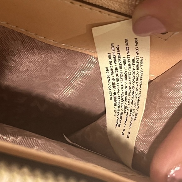 Kate spade continental zip closure leather wallet - Picture 9 of 9